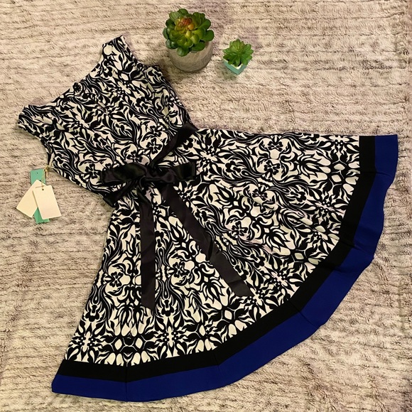 💖HAANI New York Black/White dress Sz. PS - Picture 2 of 5